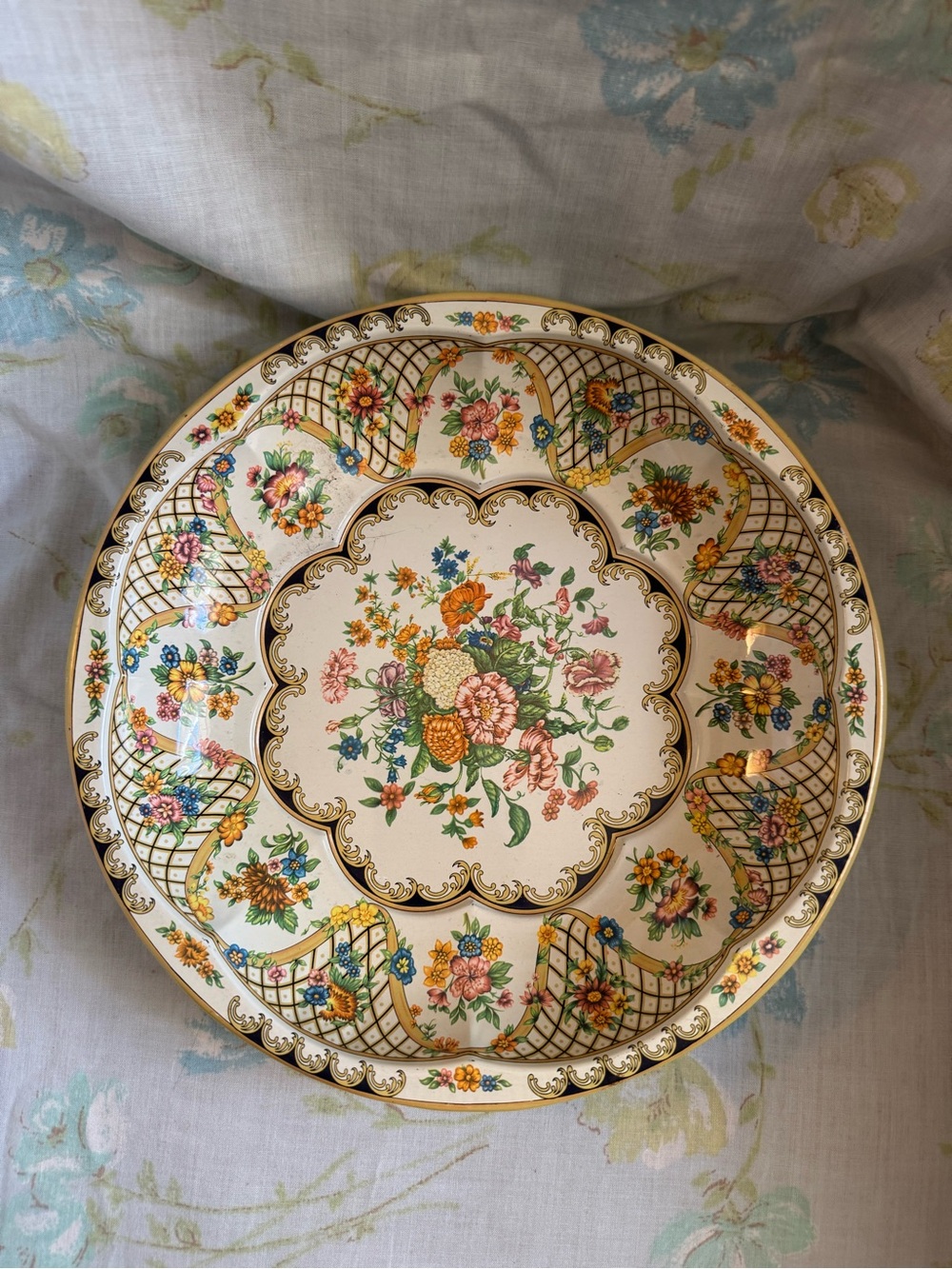 Tin 1971 Daher bowl